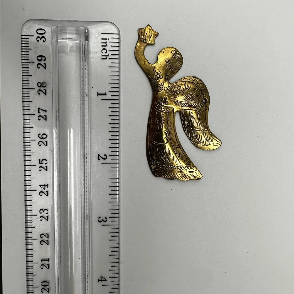 Vintage 70s Hammered Brass Angel Holding Star Ornament Art Christmas Jewelry Y2K